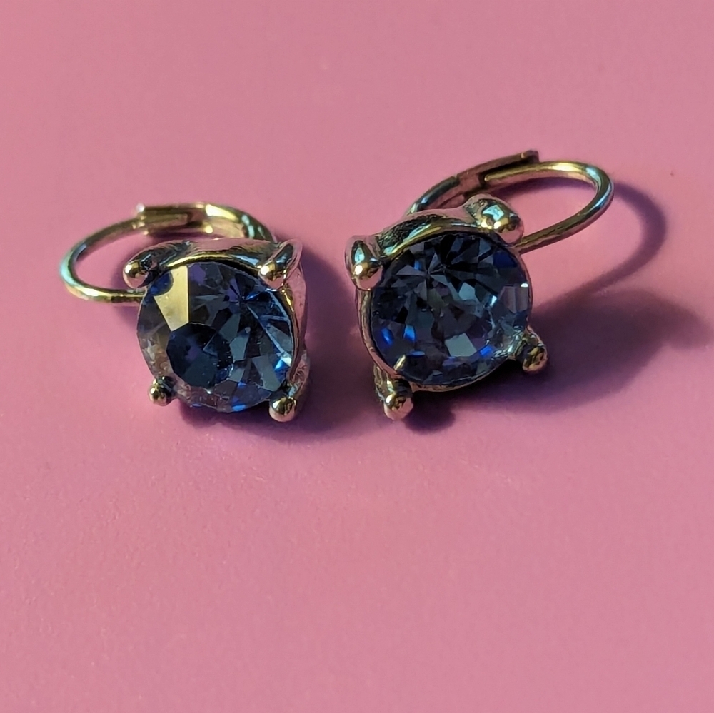 💙Monet Vintage earrings Signed Square Sapphire color Silvertone hoop clasp
